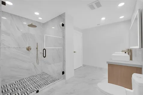 10101 Collins Avenue Bal Harbour FL 33154
