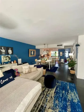 9932 NW 41st Street Doral FL 33178