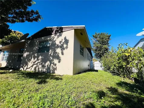 6990 SW 1st Street Margate FL 33068