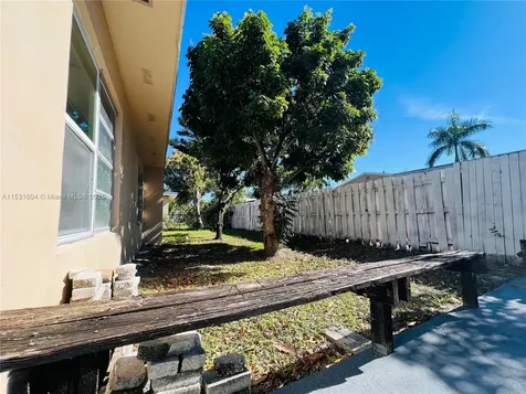 6990 SW 1st Street Margate FL 33068
