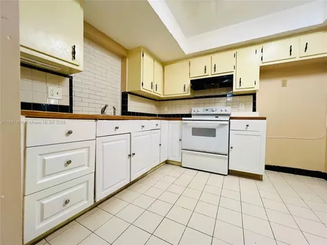 6990 SW 1st Street Margate FL 33068