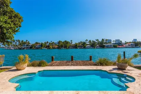 527 E Dilido Drive Miami Beach FL 33139