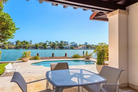 527 E Dilido Drive Miami Beach FL 33139