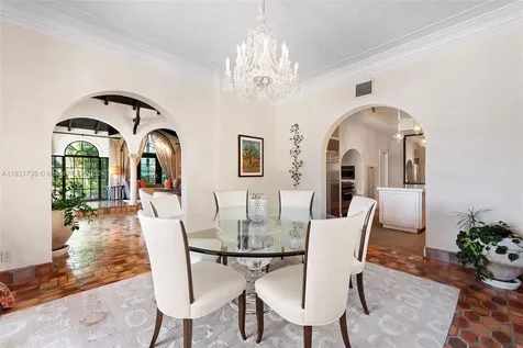 527 E Dilido Drive Miami Beach FL 33139