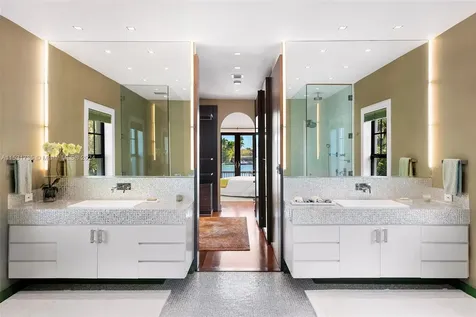 527 E Dilido Drive Miami Beach FL 33139