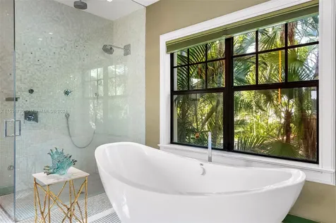 527 E Dilido Drive Miami Beach FL 33139