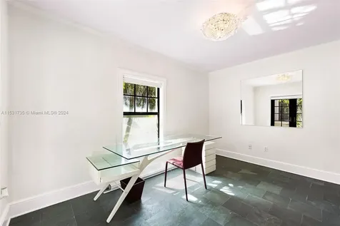 527 E Dilido Drive Miami Beach FL 33139