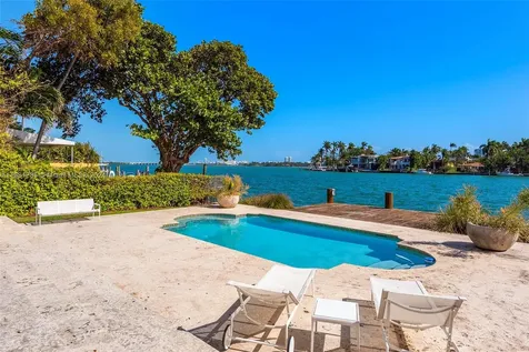527 E Dilido Drive Miami Beach FL 33139