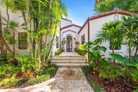 527 E Dilido Drive Miami Beach FL 33139