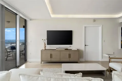 101 Ocean Drive Miami Beach FL 33139