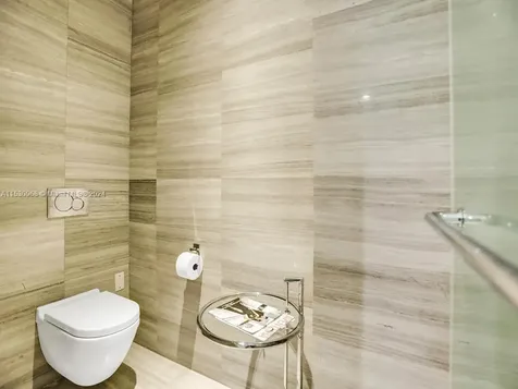 3250 NE 188th Street Aventura FL 33180