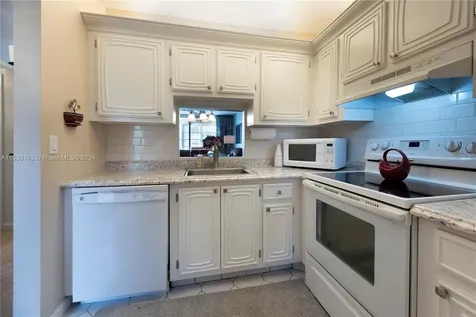 2841 Somerset Drive Lauderdale Lakes FL 33311