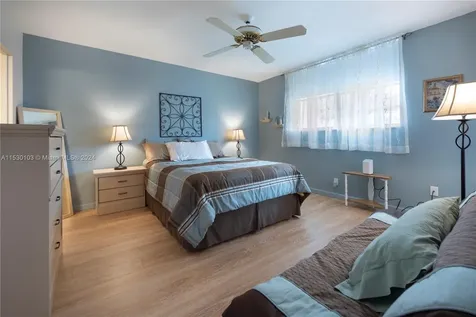 2841 Somerset Drive Lauderdale Lakes FL 33311