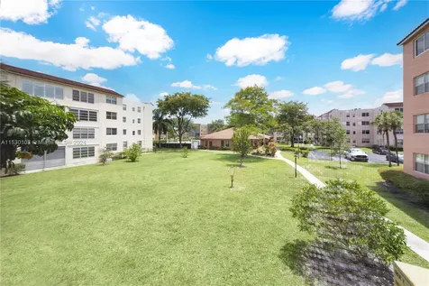 2841 Somerset Drive Lauderdale Lakes FL 33311