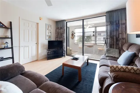 2841 Somerset Drive Lauderdale Lakes FL 33311