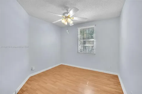 9957 NW 57th Manor Coral Springs FL 33076