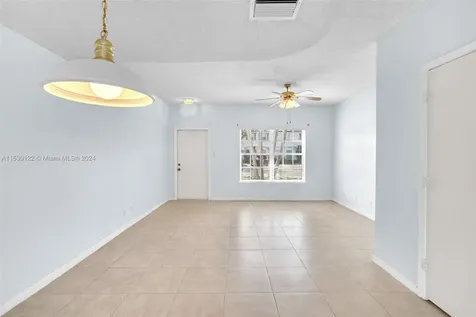 9957 NW 57th Manor Coral Springs FL 33076