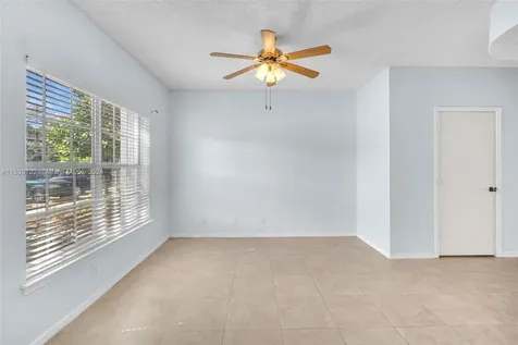 9957 NW 57th Manor Coral Springs FL 33076
