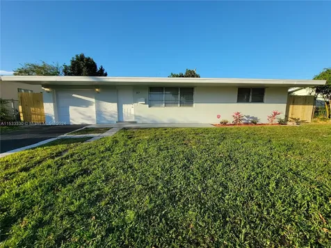 7851 NW 11th Street Pembroke Pines FL 33024