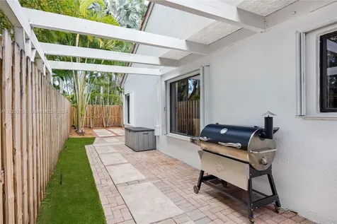 5632 Amersham Way Boca Raton FL 33486