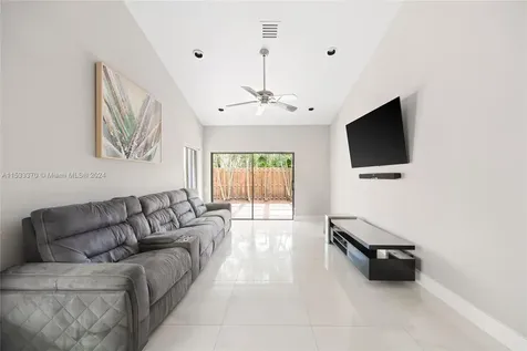 5632 Amersham Way Boca Raton FL 33486