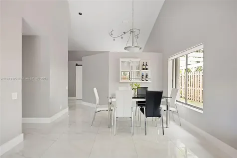 5632 Amersham Way Boca Raton FL 33486