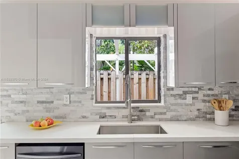 5632 Amersham Way Boca Raton FL 33486