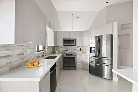 5632 Amersham Way Boca Raton FL 33486