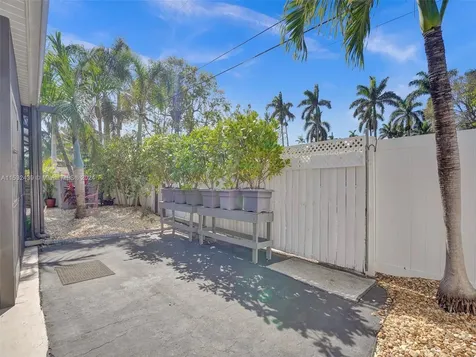 1106 N 13th Avenue Hollywood FL 33019