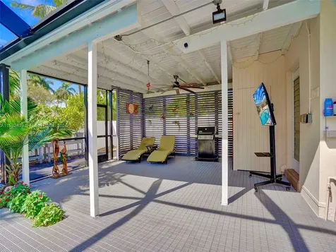 1106 N 13th Avenue Hollywood FL 33019