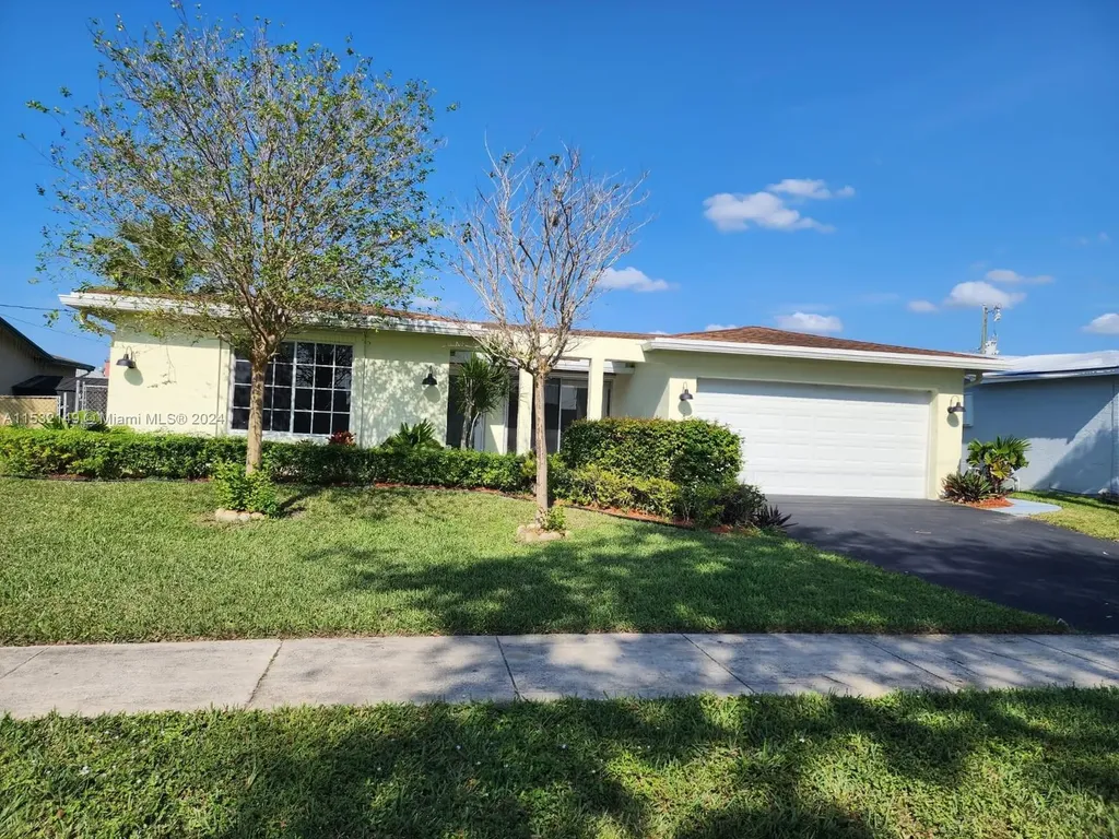 10551 Sunset Strip Sunrise FL 33322
