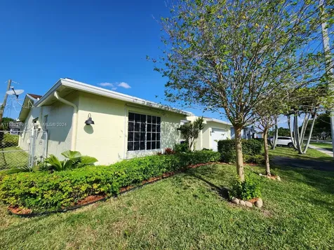 10551 Sunset Strip Sunrise FL 33322