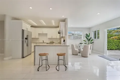 805 NW 7th Street Road Miami FL 33136