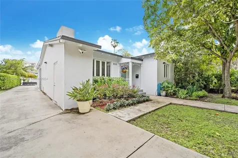 805 NW 7th Street Road Miami FL 33136