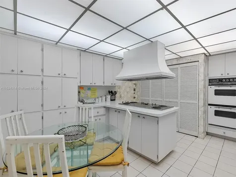 10155 Collins Avenue Bal Harbour FL 33154