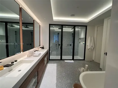 18555 Collins Avenue Sunny Isles Beach FL 33160