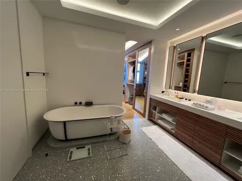 18555 Collins Avenue Sunny Isles Beach FL 33160