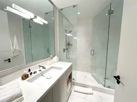 18555 Collins Avenue Sunny Isles Beach FL 33160