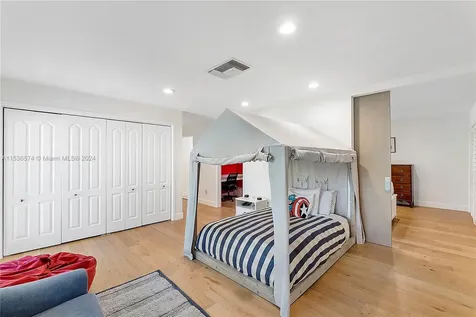 7125 W Lago Drive Coral Gables FL 33143