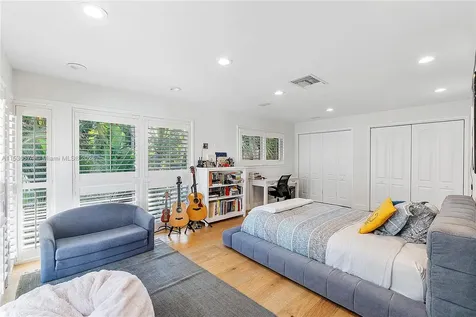7125 W Lago Drive Coral Gables FL 33143
