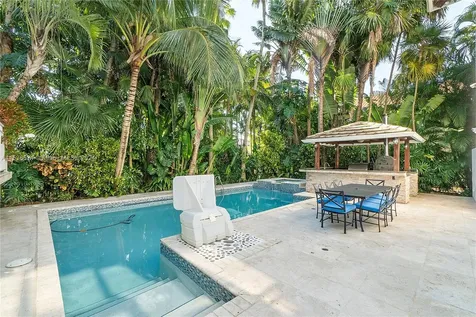 7125 W Lago Drive Coral Gables FL 33143