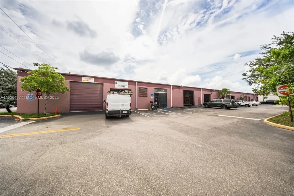 1375 NW 65th Avenue Plantation FL 33313