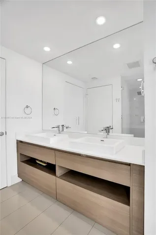 460 NE 28th Street Miami FL 33137