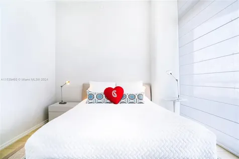 3315 Collins Avenue Miami Beach FL 33140
