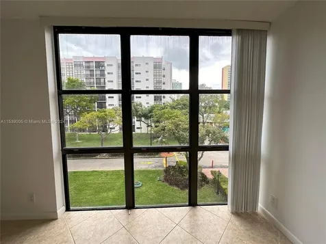 17021 N Bay Road Sunny Isles Beach FL 33160