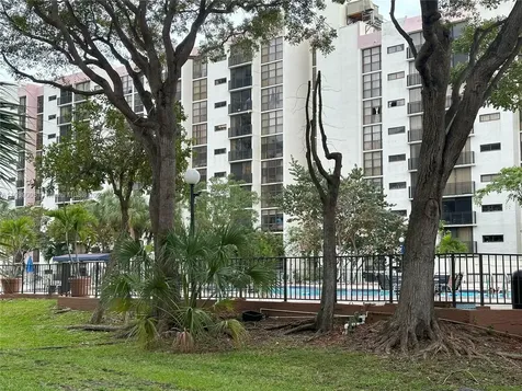 17021 N Bay Road Sunny Isles Beach FL 33160