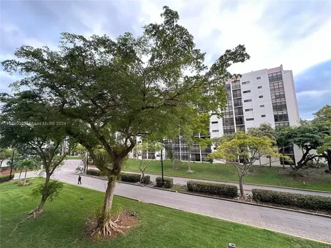 17021 N Bay Road Sunny Isles Beach FL 33160