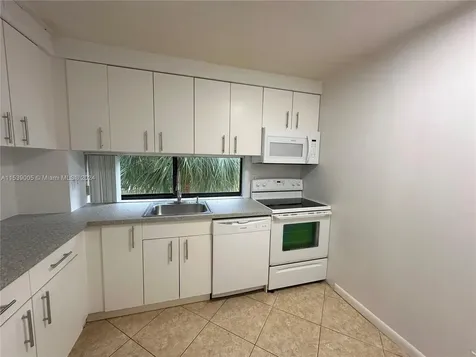 17021 N Bay Road Sunny Isles Beach FL 33160