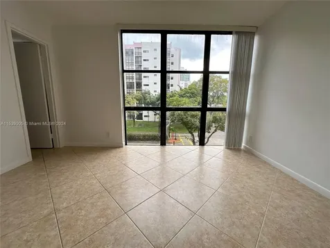 17021 N Bay Road Sunny Isles Beach FL 33160