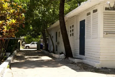 1021 NW 4th Street Miami FL 33128